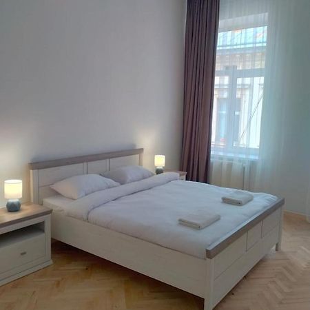 Avangard Kryva Lypa 3 Apart Lviv Exterior photo
